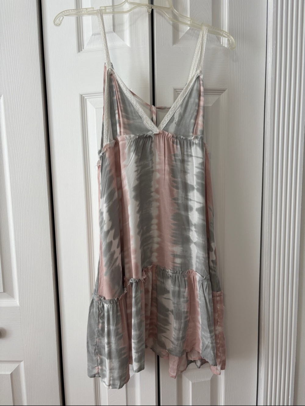 Silky Tie-Dye V-Neck Spaghetti Strap Dress in Blush & Silver